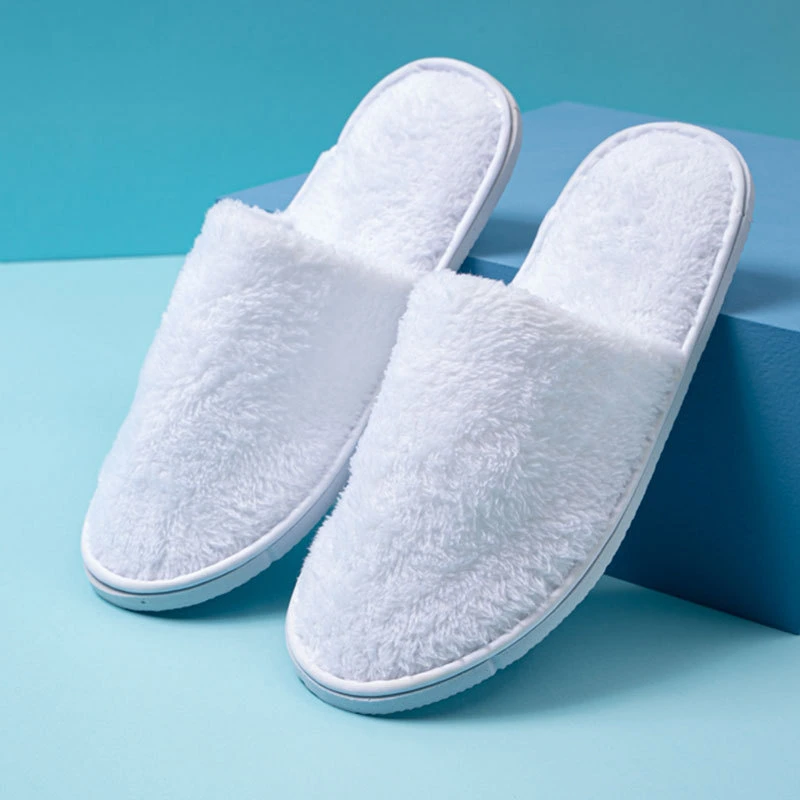 Good Quality White Closed Toe Plush Hotel Slippers with Customized Label