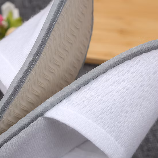 Venta caliente de zapatillas desechables de hotel con logotipo de impresión de punta cerrada con logotipo personalizado